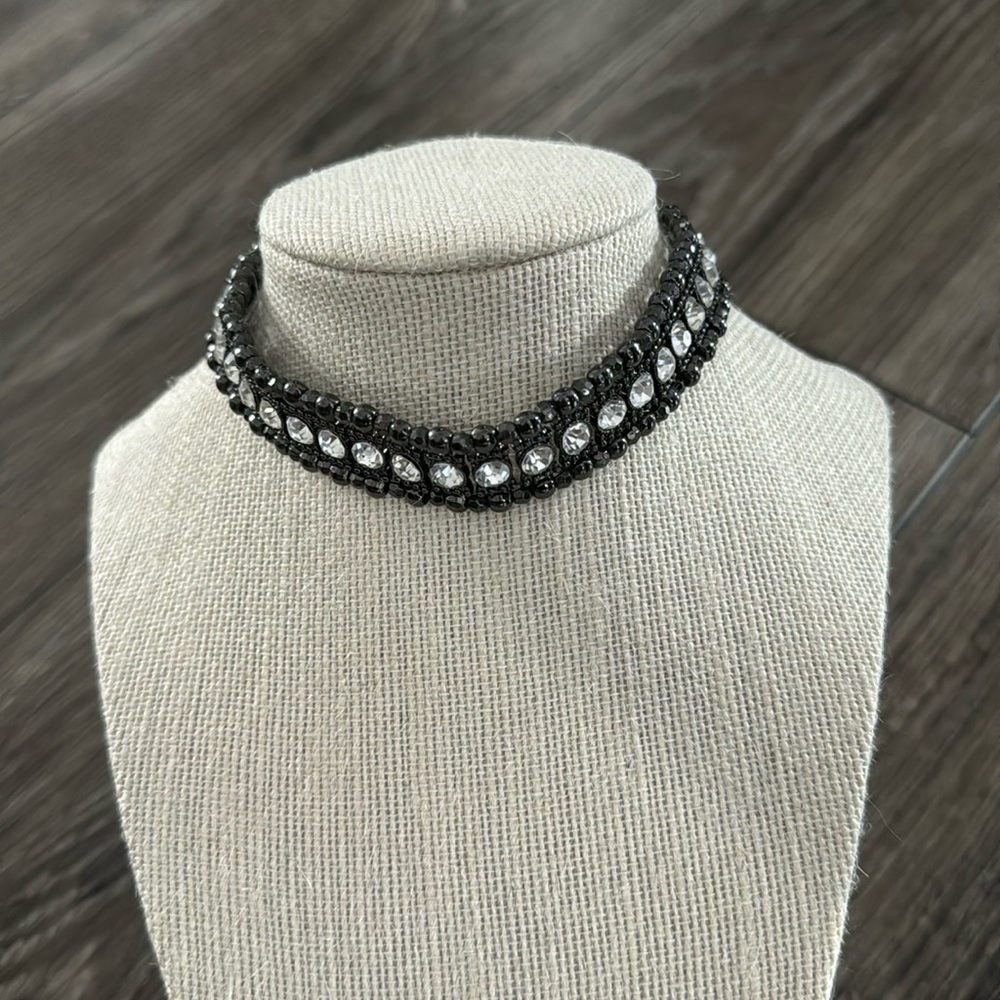 Choker Neckace